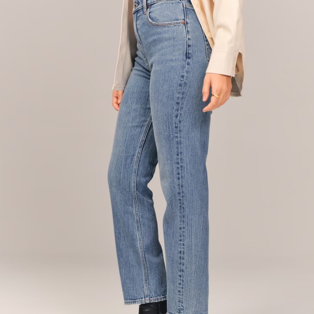 Abercrombie The 90’s Straight Ultra High Rise Jean
